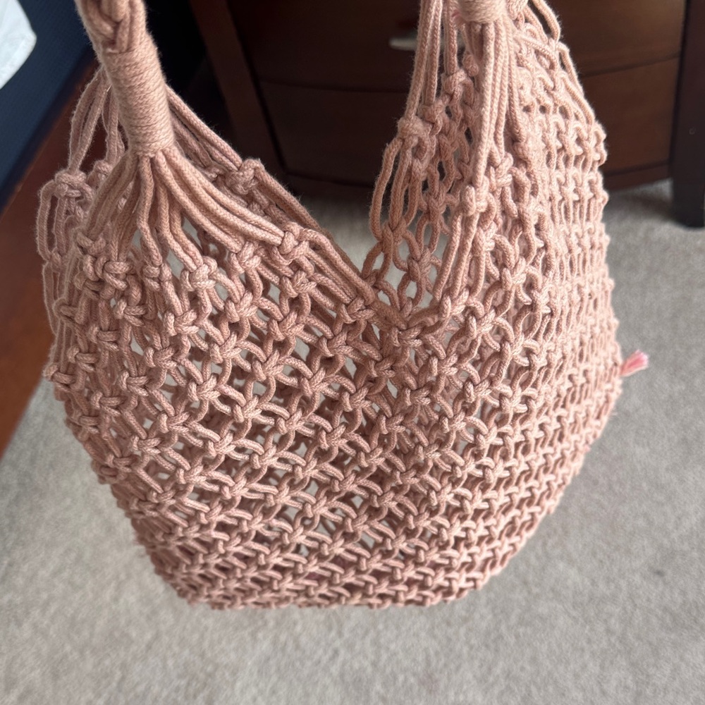Handwoven Pink Macramé Tote Bag - Picture 3 of 3